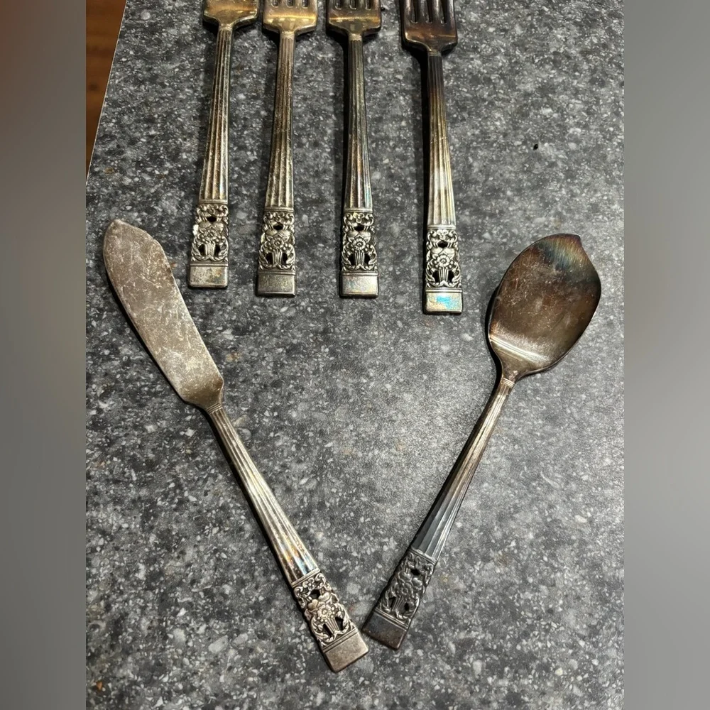 Silverware 1936 Oneida Community Silver Plate Coronation 8 Dinner Forks /2 Other